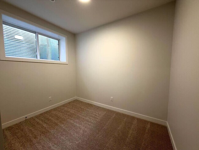 Photo - 3116 Dixon Lndg SW