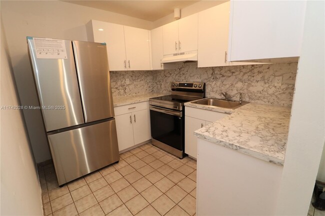 Photo - 1348 SW 2nd St Apartment Unit 8