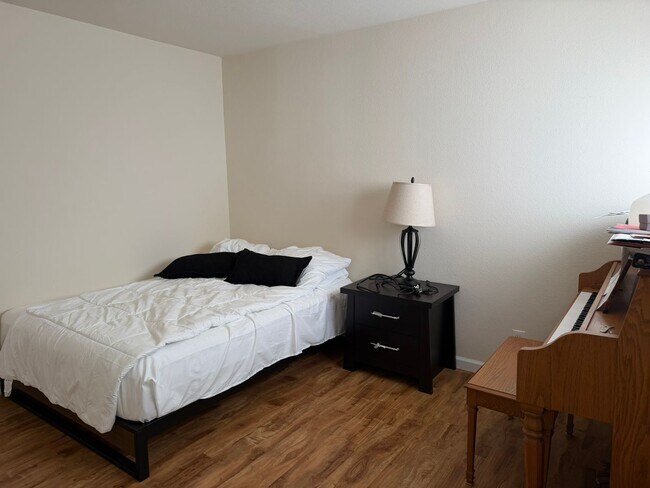 Photo - Beautiful 3 bed 3 bath townhome ready for move in!