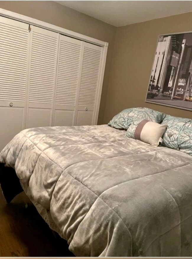 Building Photo - 533 Madison St Unit 3A