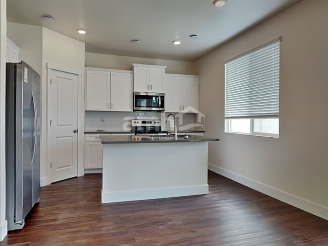 Photo - 1067 S Jillian Ave