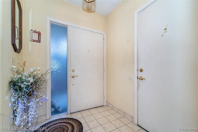 Photo - 862 Yorktown Ct