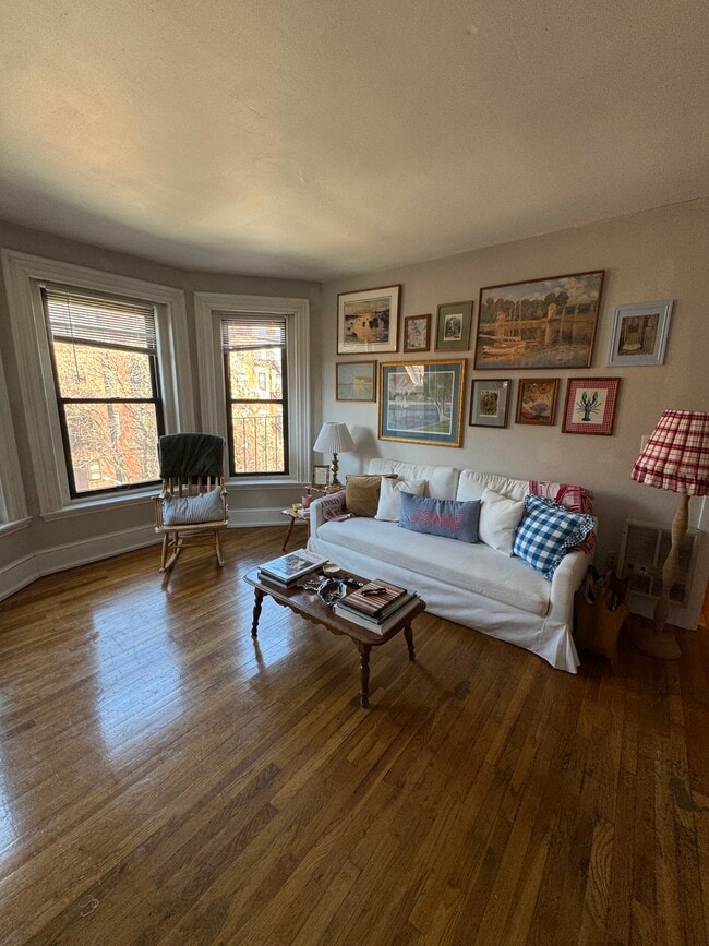 Photo - 221 Newbury St