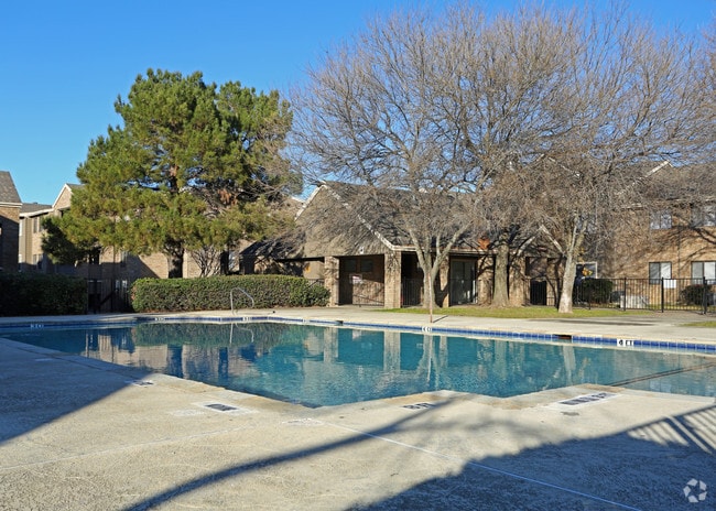 Piscina en la terraza con vista al lago - Lakeview Terrace & The Club at Spring Lake