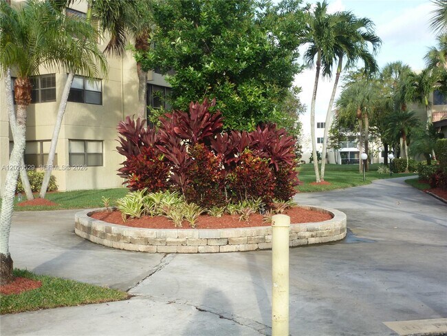 Photo - 220 Lakeview Dr Unit 212