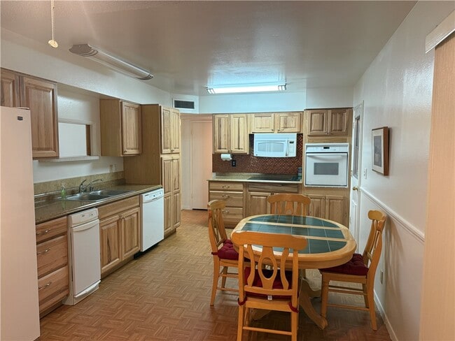 2545 Kemp Ave