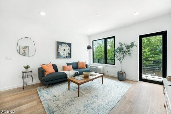 Building Photo - 803 South Ave Unit 313 Rental