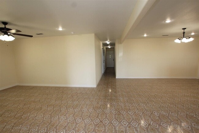 Photo - 4605 S Zapata Hwy