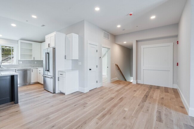 Photo - 2 Punchard Ave Unidad 3