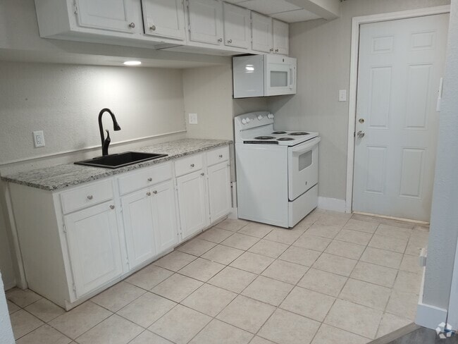 Building Photo - 1821 Avenue J Rental