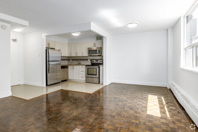 1BR, 1BA - 692SF - Dining/Living Room