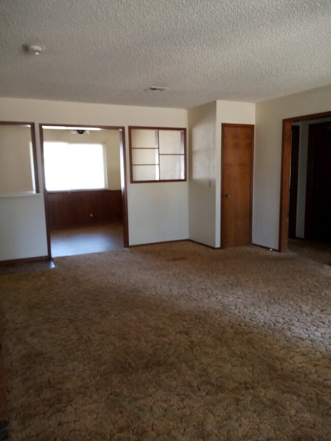 325 Dustin Dr Unidad C