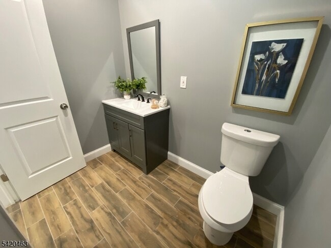 Photo - 825 Allwood Rd