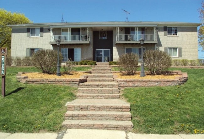Georgian Oaks Apartments - Georgian Oaks Apartments