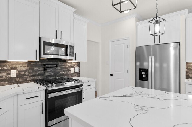 Photo - 206 Elianne Lace Ct