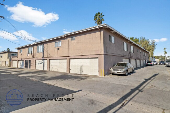 326 E. Pearson