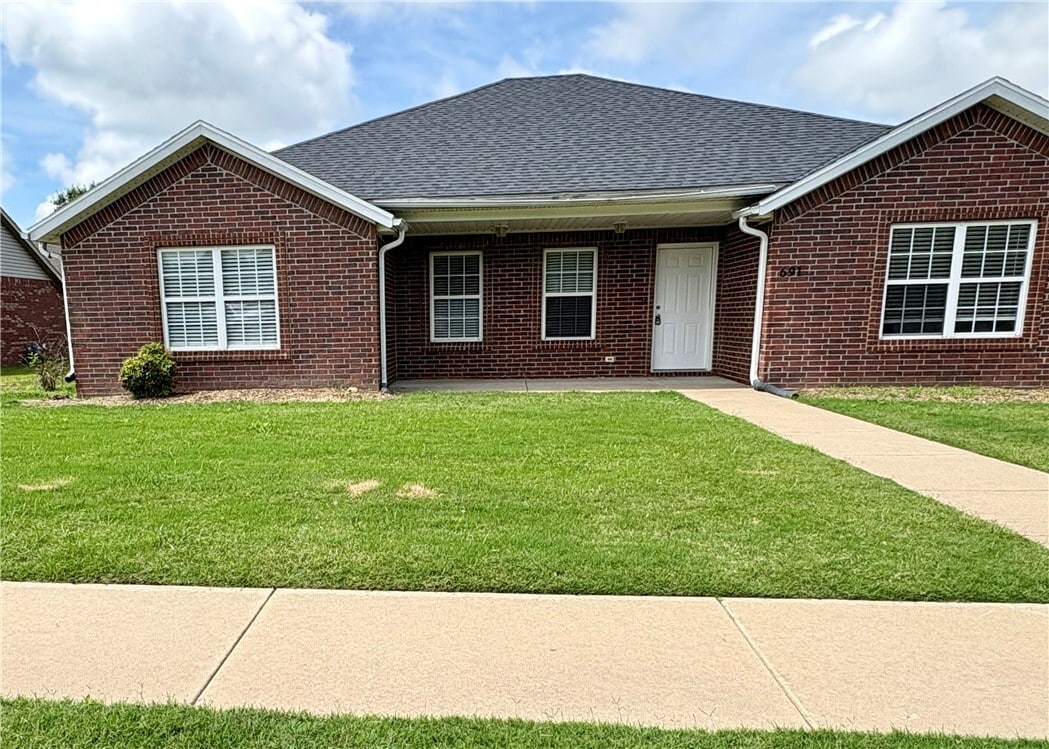 Photo - 691 N Meadowlands Dr