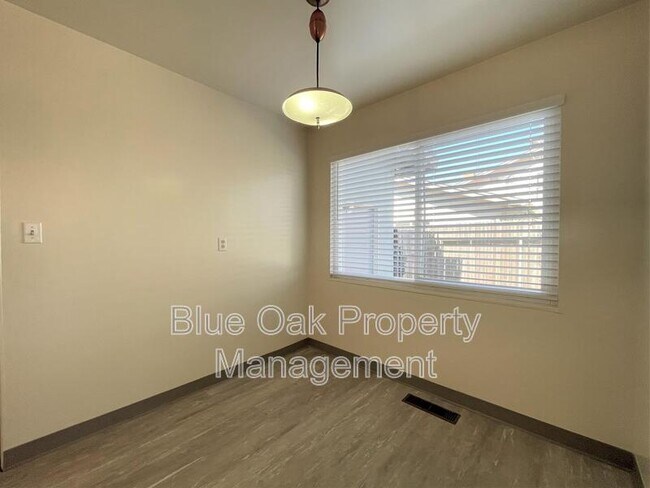 Photo - 6 Begonia Ln