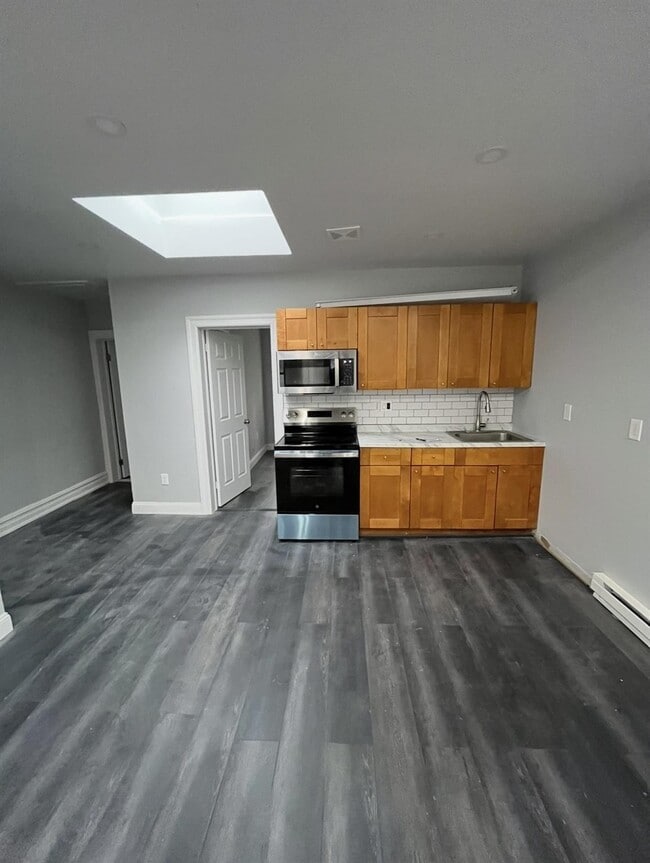 Building Photo - 211-45 Jamaica Ave Rental