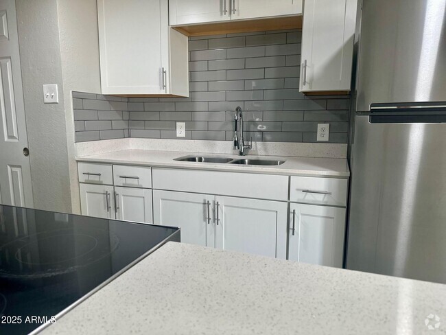Building Photo - 16801 N 26th St Rental
