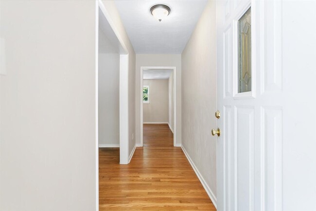 Photo - 208 Longhill Rd