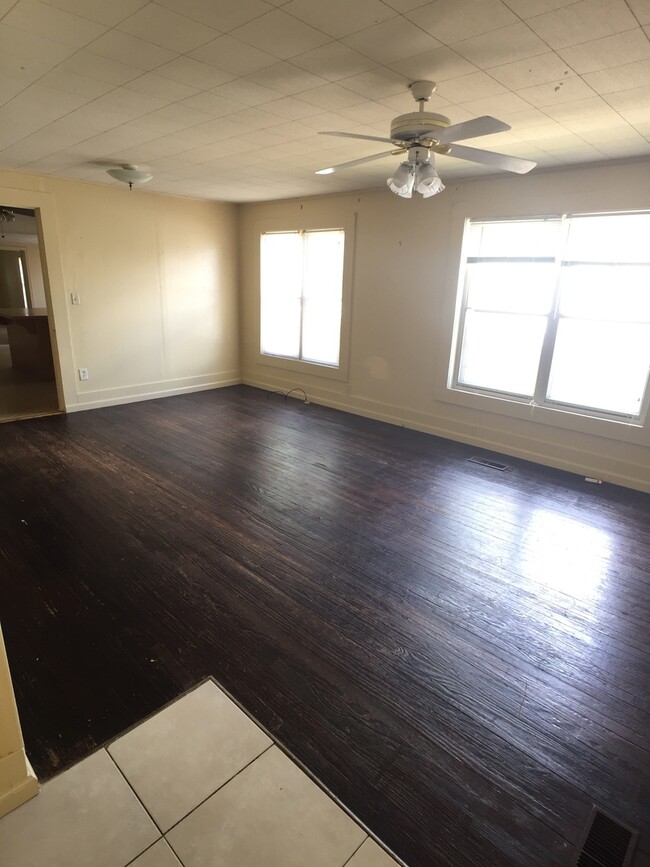 Photo - 1620 23rd Ave E