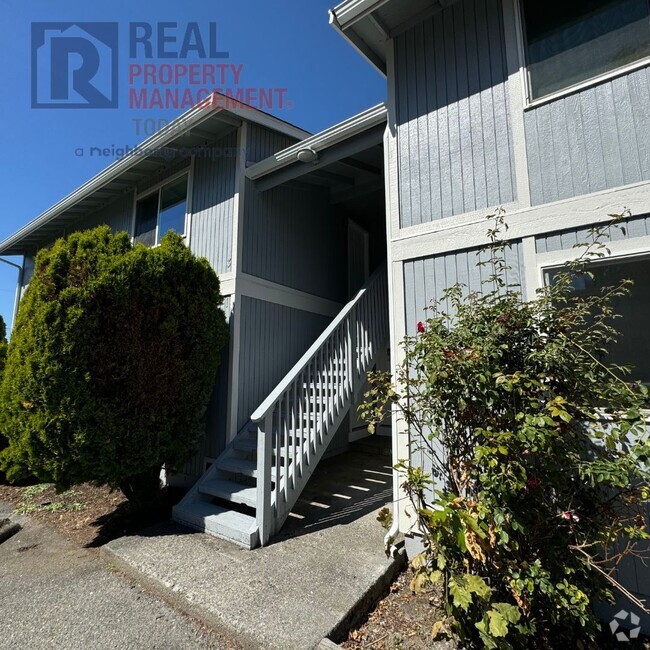 Building Photo - $300.00 Off Move SPECIAL! Charming 2-Bedro... Unit 2 Rental