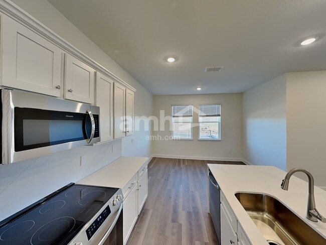 Photo - 6006 Sycamore Pl St