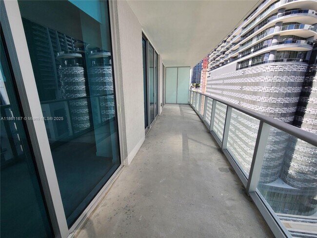 Photo - 1100S S Miami Ave Unidad 1211