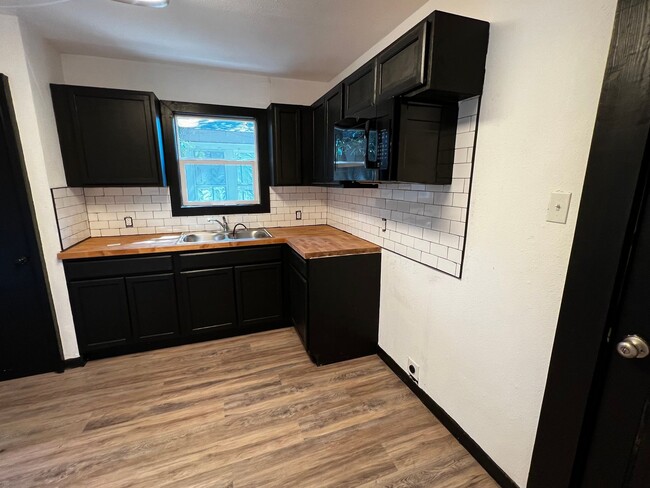 Photo - 2 Bedroom 1 Bath Remodeled Farmhouse for Rent