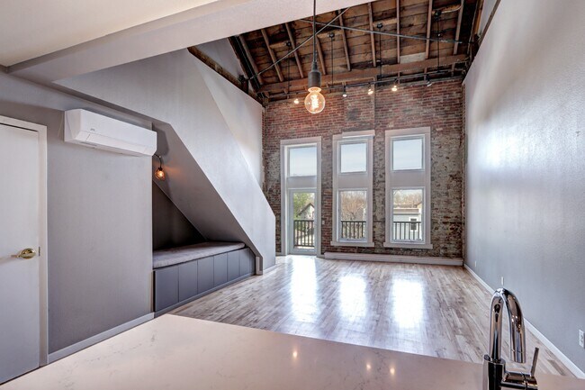 Photo - 2711 Welton St