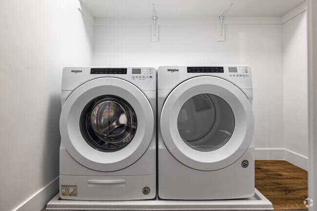 2BR, 2.5BA - 1,523SF - Laundry