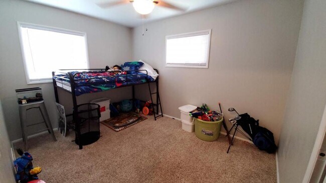 Photo - 266 W 4625 S