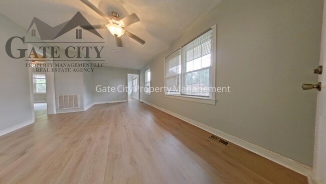 Photo - 1218 Guyer St