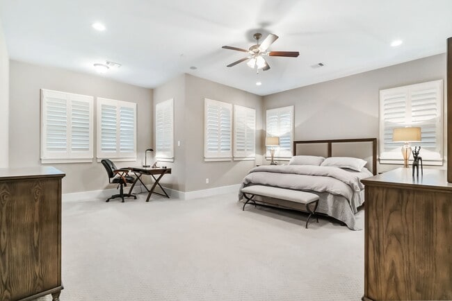 Photo - 139 Gildwood Pl