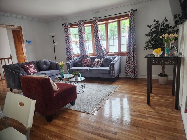 Photo - 179-30 142nd Ave