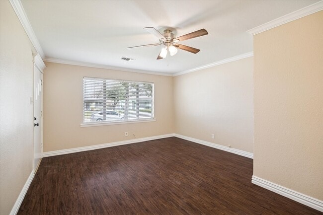 Photo - 434 Meters St