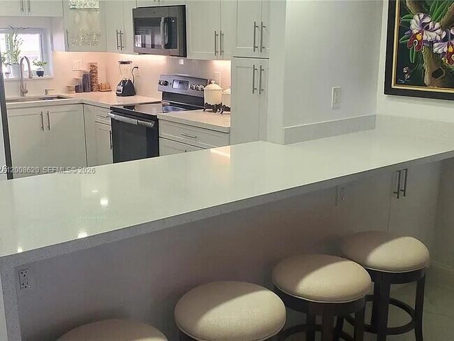 Photo - 9720 S Hollybrook Lake Dr Unit 303