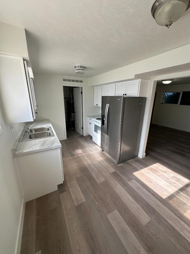 Photo - 723 W 19th St Unit D