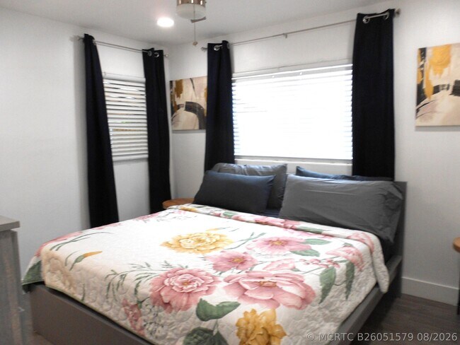 Photo - 817 NW 30th Ct