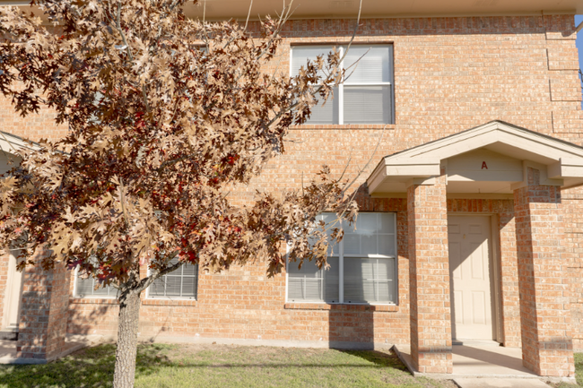 Building Photo - 300 Veterans Dr Unit A Rental