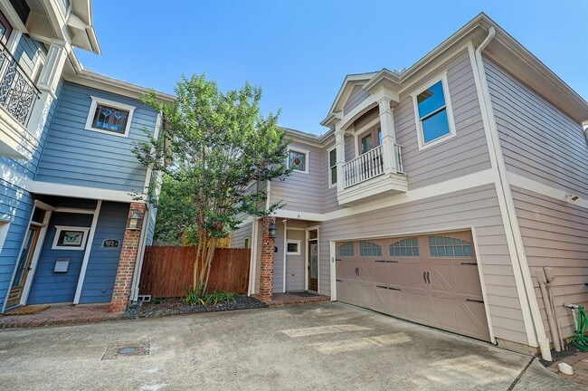 Photo - 919 W 23rd St