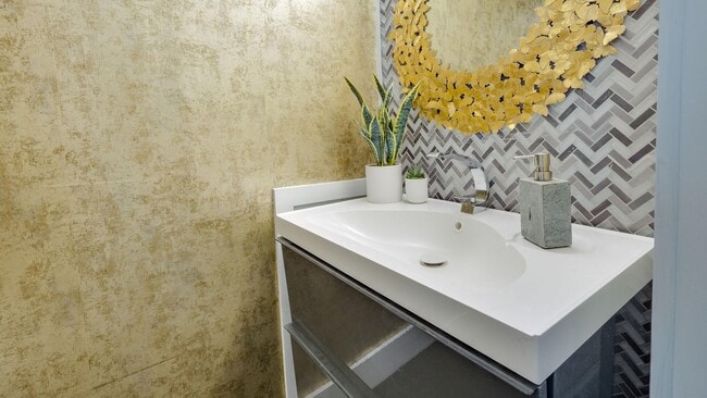 Photo - 414 E Gaston St