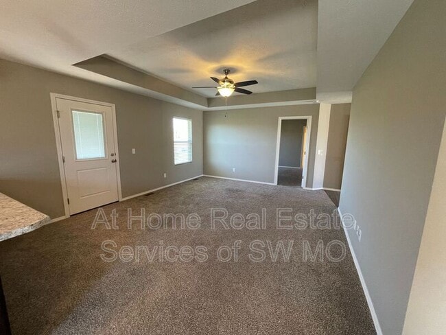 Photo - 1365 Marseilles Ave