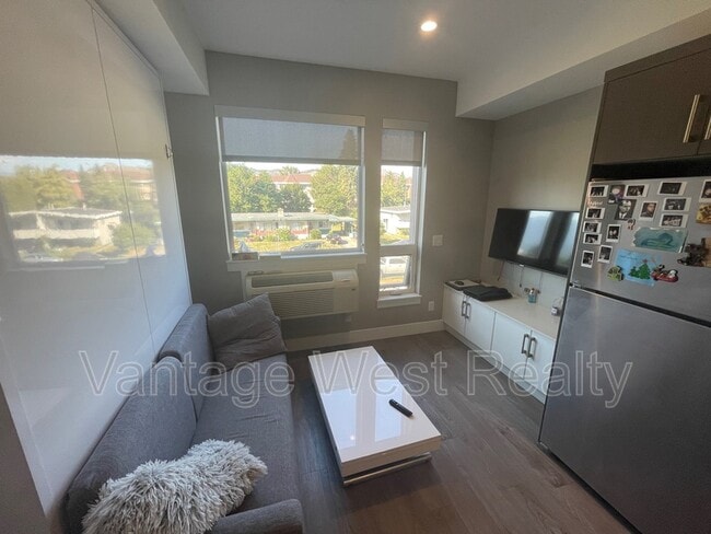 Photo - 925 Leon Ave