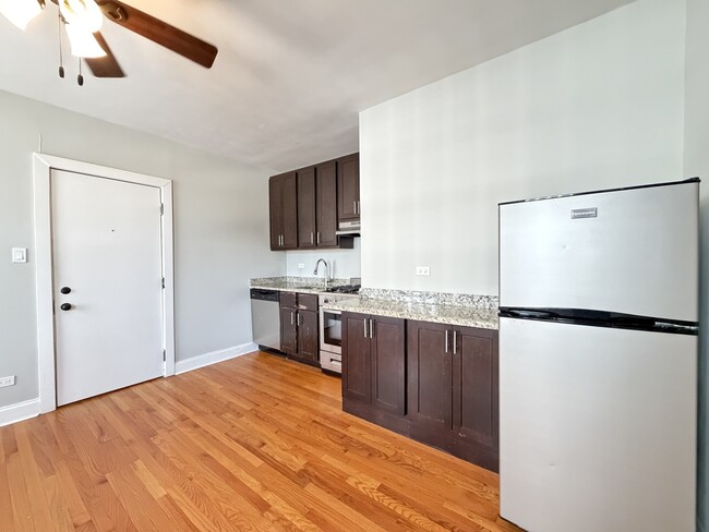 Photo - 623 W Patterson Ave Unit J03W