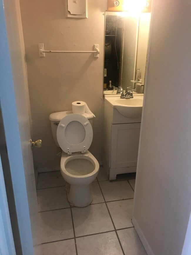 Photo - Beautiful 2/1.5 Townhouse