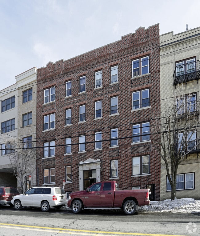 Photo - 372 Anderson Ave