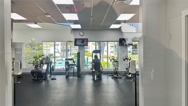 Building Photo - 17021 N Bay Rd Unit 1015