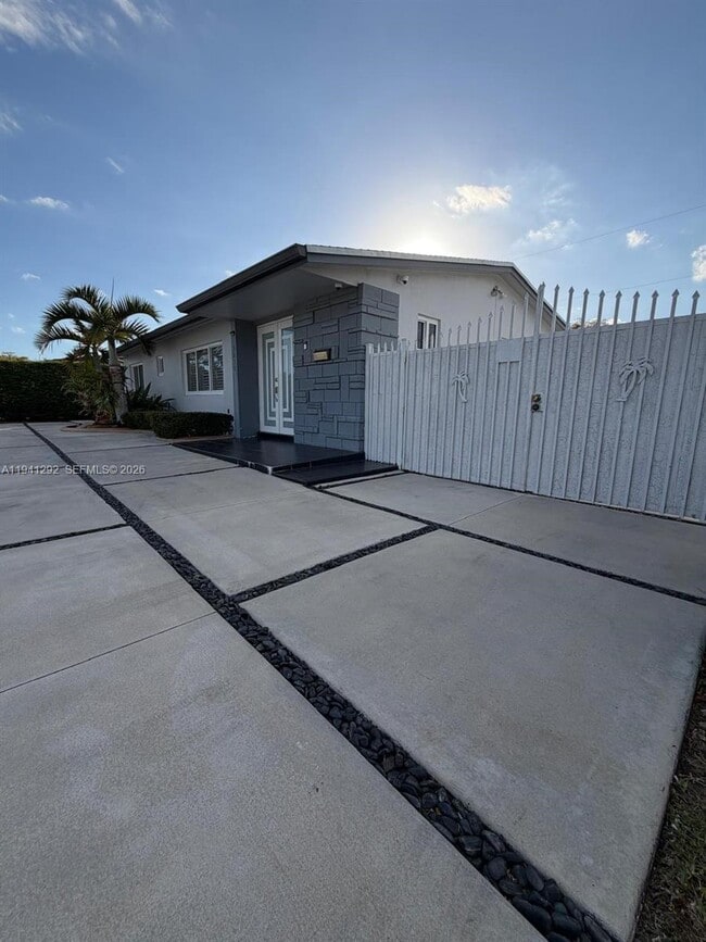 Photo - 3030 SW 96th Ave